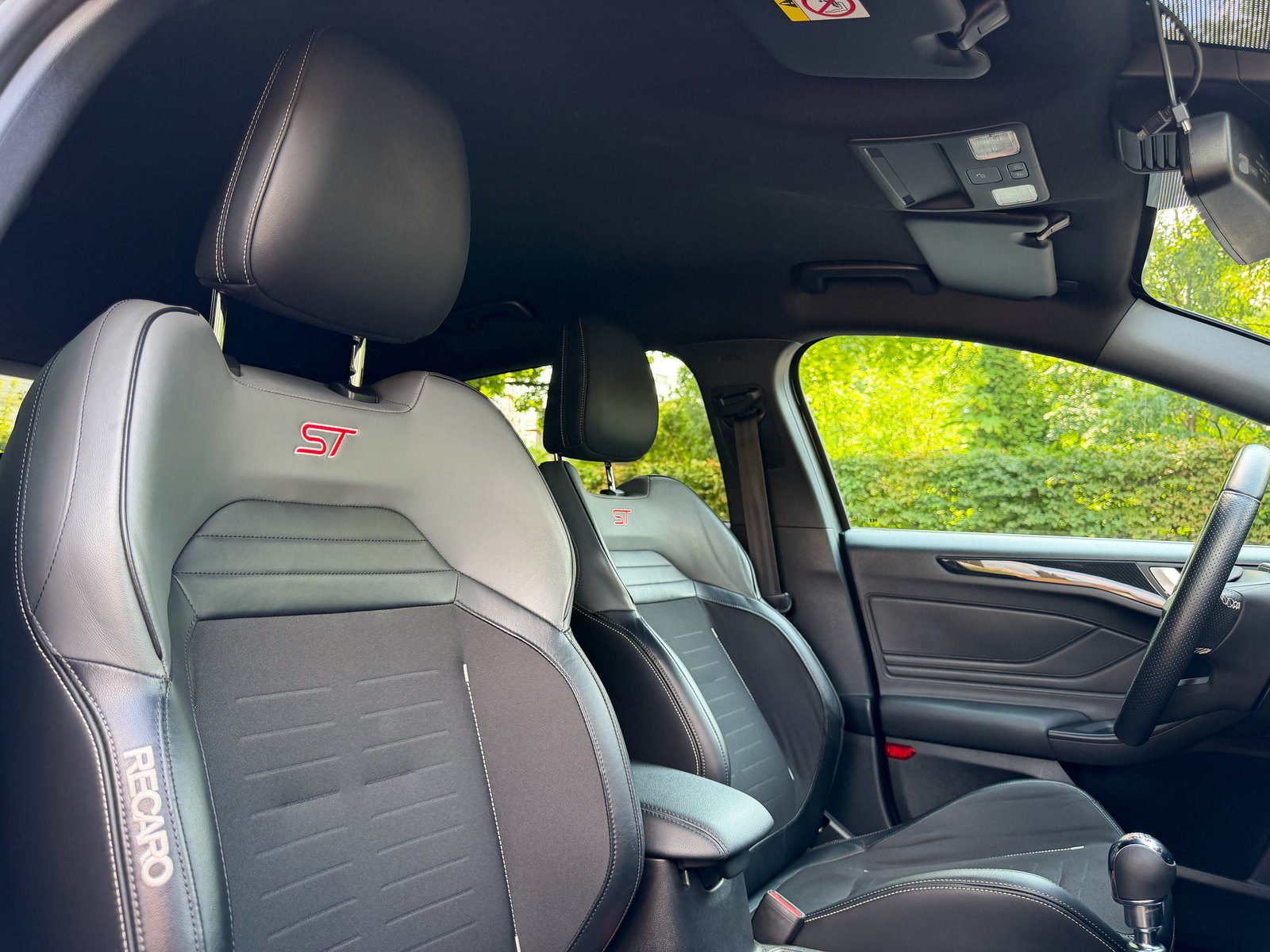 Przednie fotele Recaro Performance w Fordzie Focusie ST